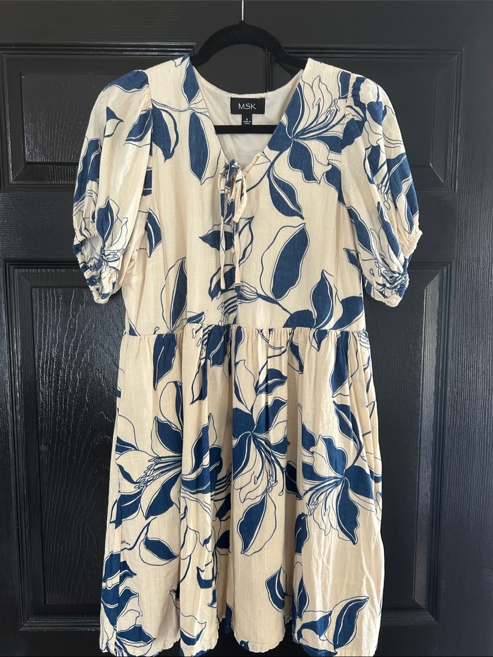 MSK Cream and Navy Floral Puff-Sleeve Womens Dress
